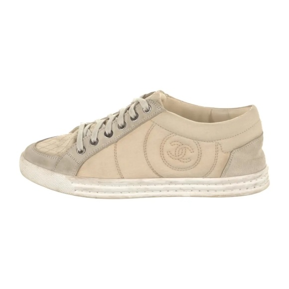 CHANEL Interlocking Cc Logo Leather Sneakers - Picture 1 of 5